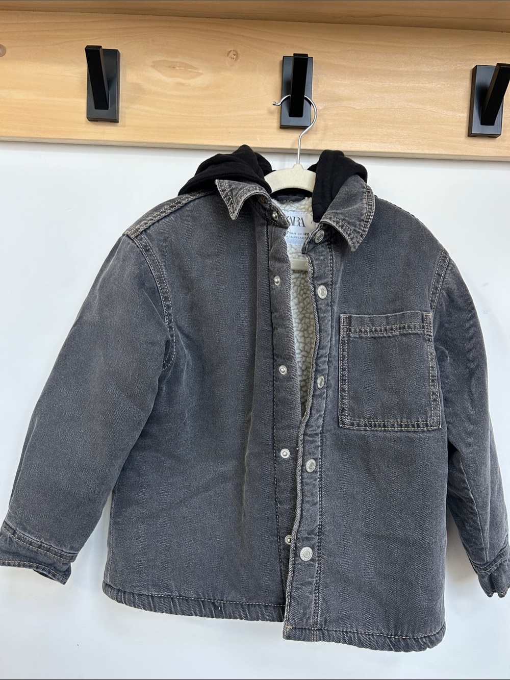 Kids size 6 Zara Dark Gray Sherpa-Lined Hooded Jacket Preowned